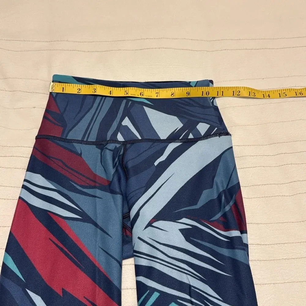 Peloton Women WITH Expedition High Waist Revesible Capri Legging Size X-Small - Picture 7 of 9